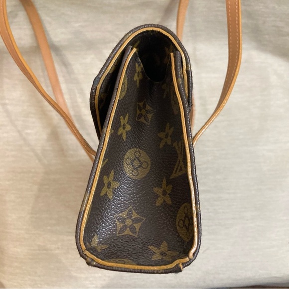 UNBRANDED Made in Mexico Little Baguette Style Shoulder Bag with Internal Pocket - Picture 7 of 12